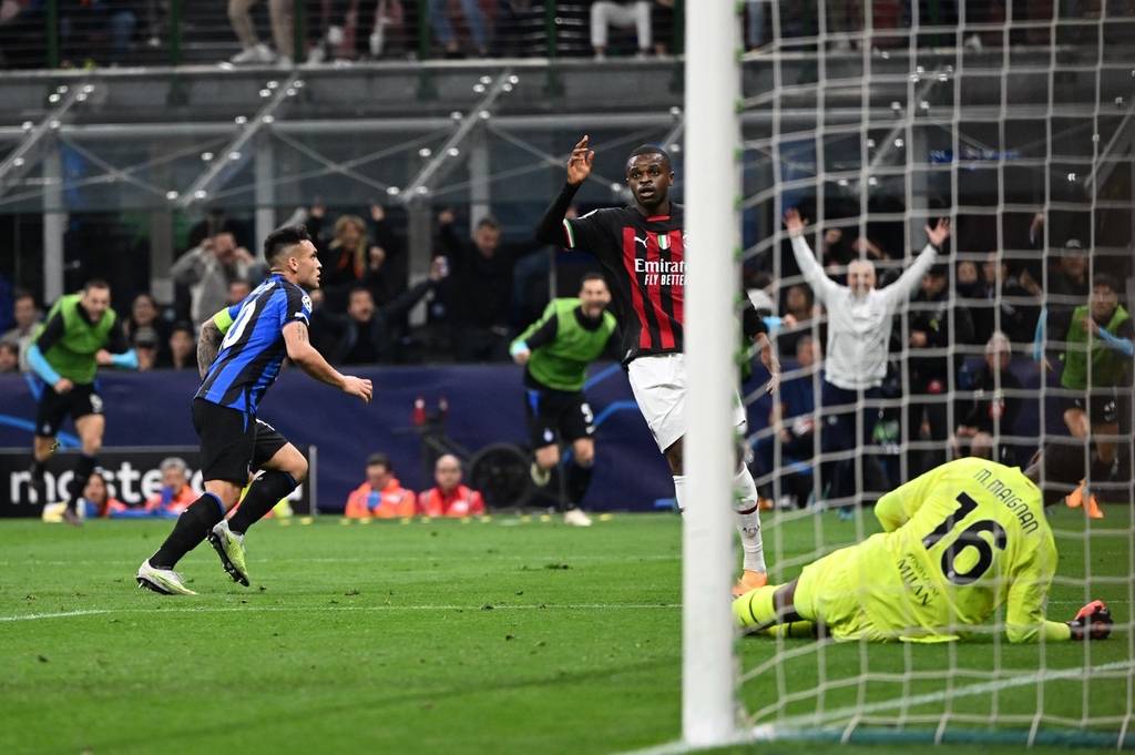 孔德斩获巴萨生涯欧冠首球，并上演职业生涯首次梅开二度（孔德完成巴萨欧冠处子破门，职业生涯首次梅开二度）