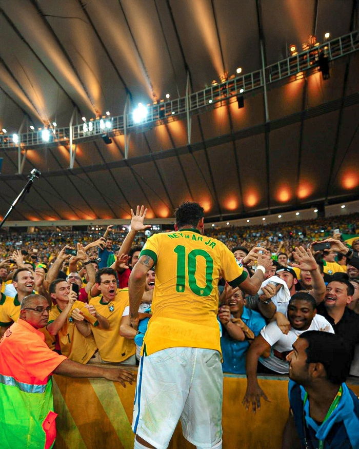 中足联细化“观众不当行为”细则：赛区将对球迷不当行为负责（中足联细化观众不当行为规范：赛区须承担球迷违规责任）