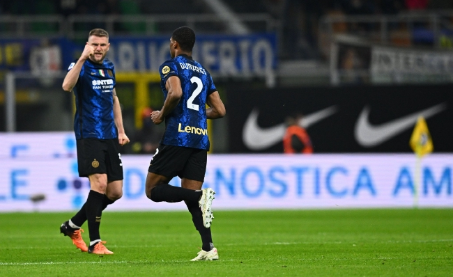 石雪清谈邵佳一出任国足主帅：带队成绩估摸不会有佳也不会有一（石雪清评邵佳一执掌国足：战绩或不惊艳亦不至于差）