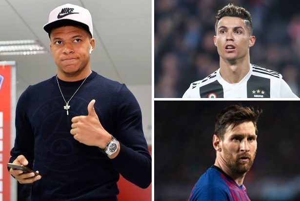 罗马最稳一环还是他，托蒂盛赞门将斯维拉尔，你让其他人怎么混（托蒂力挺斯维拉尔：罗马最稳固的最后一环，让队友无从争锋）