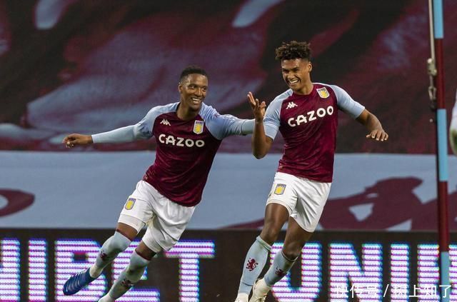 法官贾奇季后赛11安7得分，表现位列前八（贾奇季后赛斩获11支安打7次得分，综合表现跻身前八）