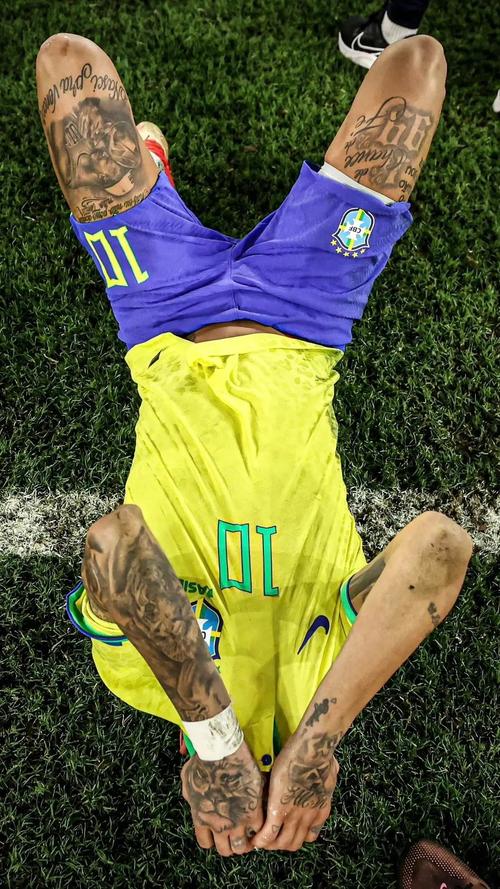 姆巴佩：不能把晋级世界杯当成理所当然；我们想拿到第三颗星（姆巴佩：晋级世界杯绝非必然，我们要冲击第三颗星）