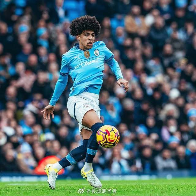 足球联赛赛季最佳球员排行榜公布（足球联赛赛季最佳球员评选结果出炉）