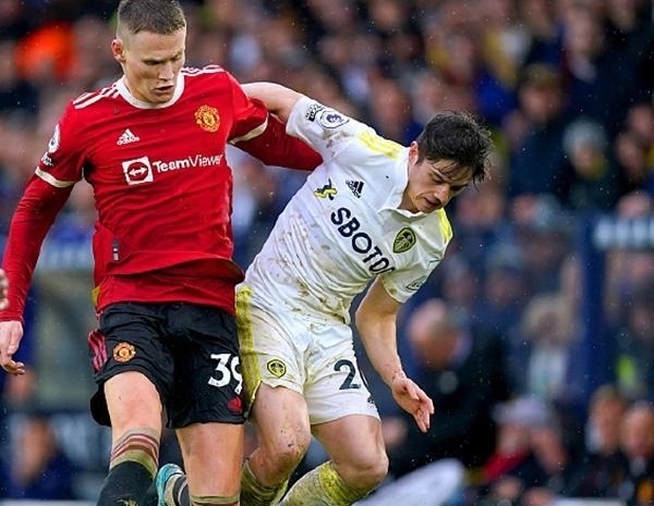 西马坎：像我这样的年轻球员，能从C罗和马内身上受益良多（西马坎：年轻球员如我，从C罗和马内身上受益匪浅）