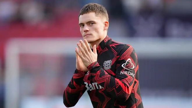 欧联2-1，25岁曼联弃将安东尼发威：抢断后精确制导，率队2连胜（欧联2-1！25岁前曼联球员安东尼爆发：抢断后精准制导，助队豪取两连胜）