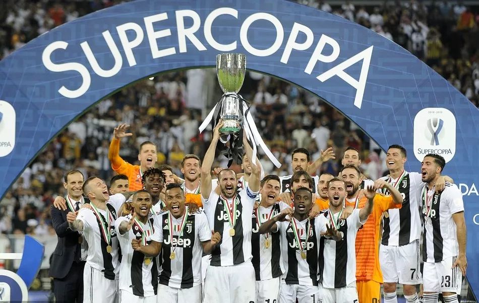 东体：国足年轻化不是面子工程，塞鸟、侯永永等应有一席之地（东体：国足年轻化非作秀，塞鸟、侯永永等应获入选机会）