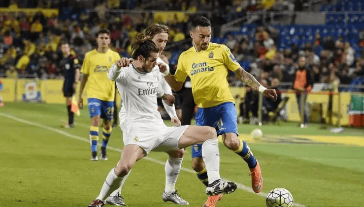 曼城替补席深度再次展现豪门底蕴（曼城板凳深度再度彰显豪门气质）